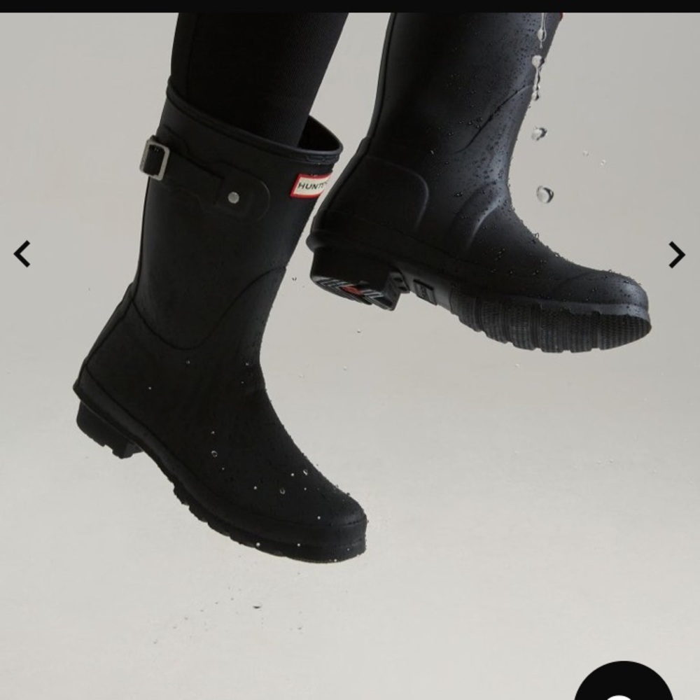 Hunter short rain boots | like brand new, only worn once | black